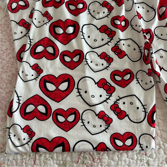 Spider-Man x Hello Kitty Pjs - Picture 3 of 5